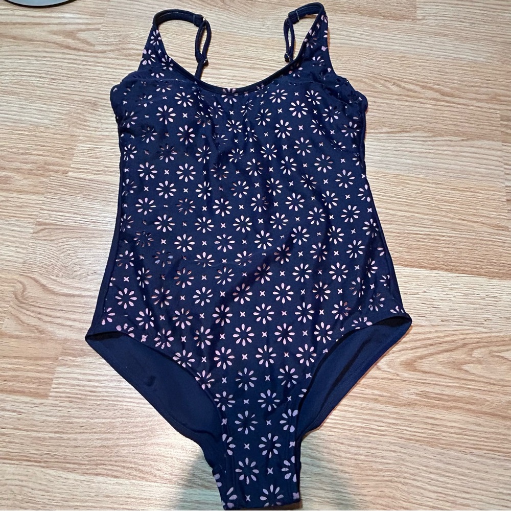 NWOT Kona Sol laser cut eyelet one piece swimsuit medium